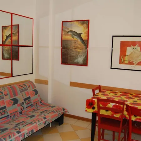 One-bedroom Flat With Balcony And Ac * 비비오네
