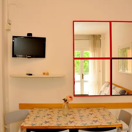 One-bedroom With Balcony And Ac Apartment