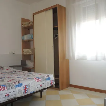 One-bedroom Flat With Balcony And Ac 比比翁