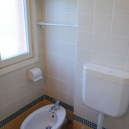 Appartamento One-bedroom Flat With Balcony And Ac *