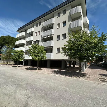 One-bedroom Flat With Balcony And Ac Appartamento Bibione